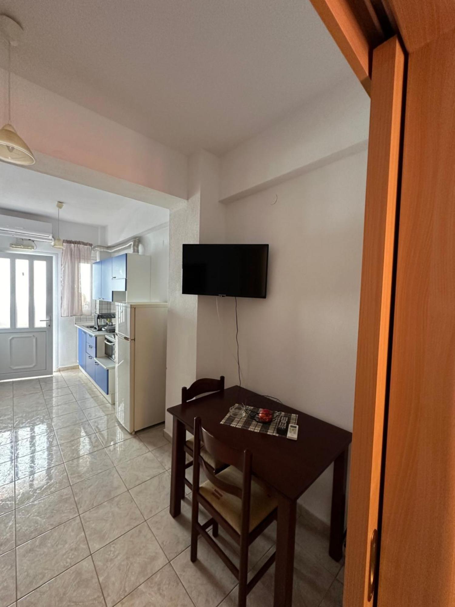 Dimos Apartments Kókkinon Nerón Екстериор снимка